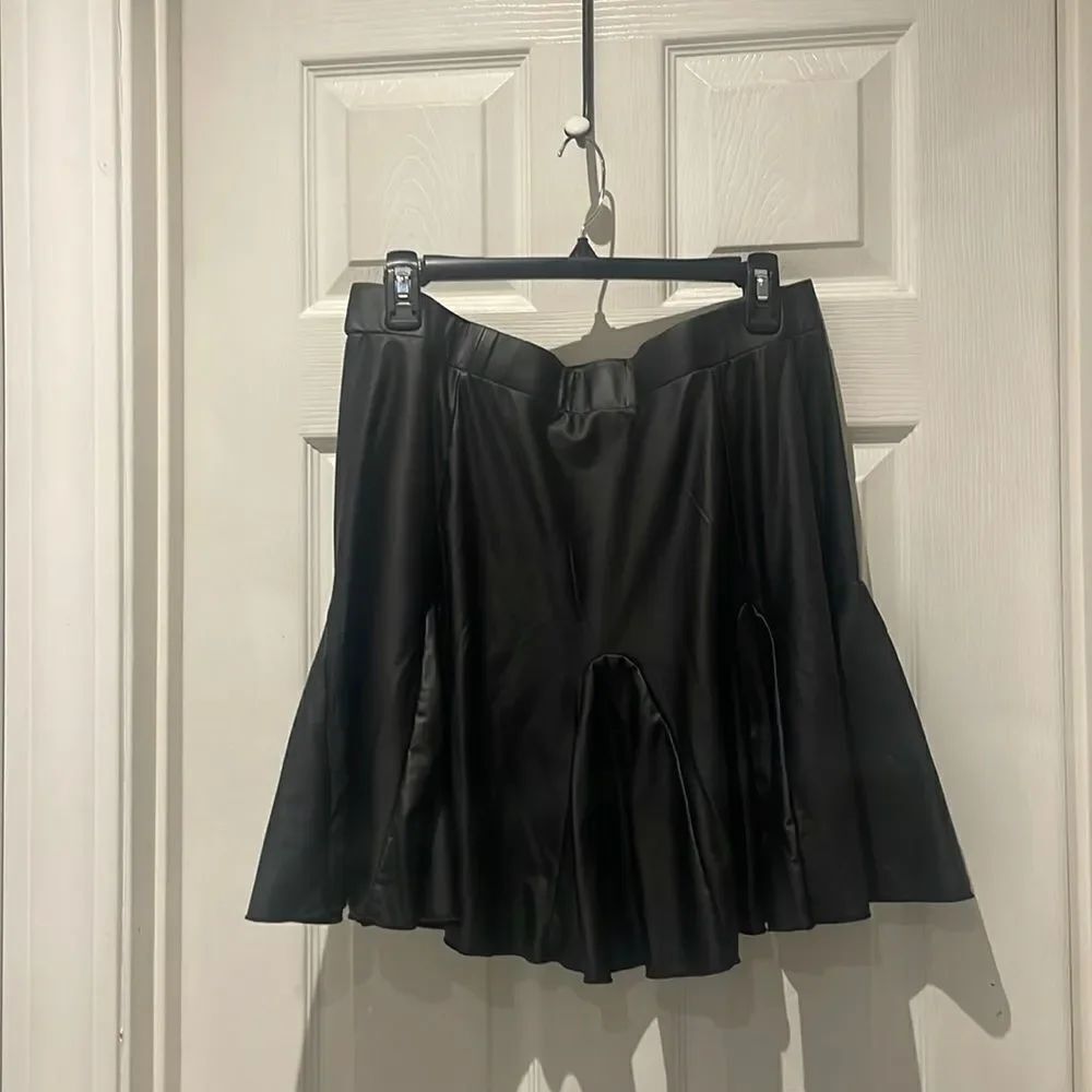 Shein curve pleather skirt SZ 1XL